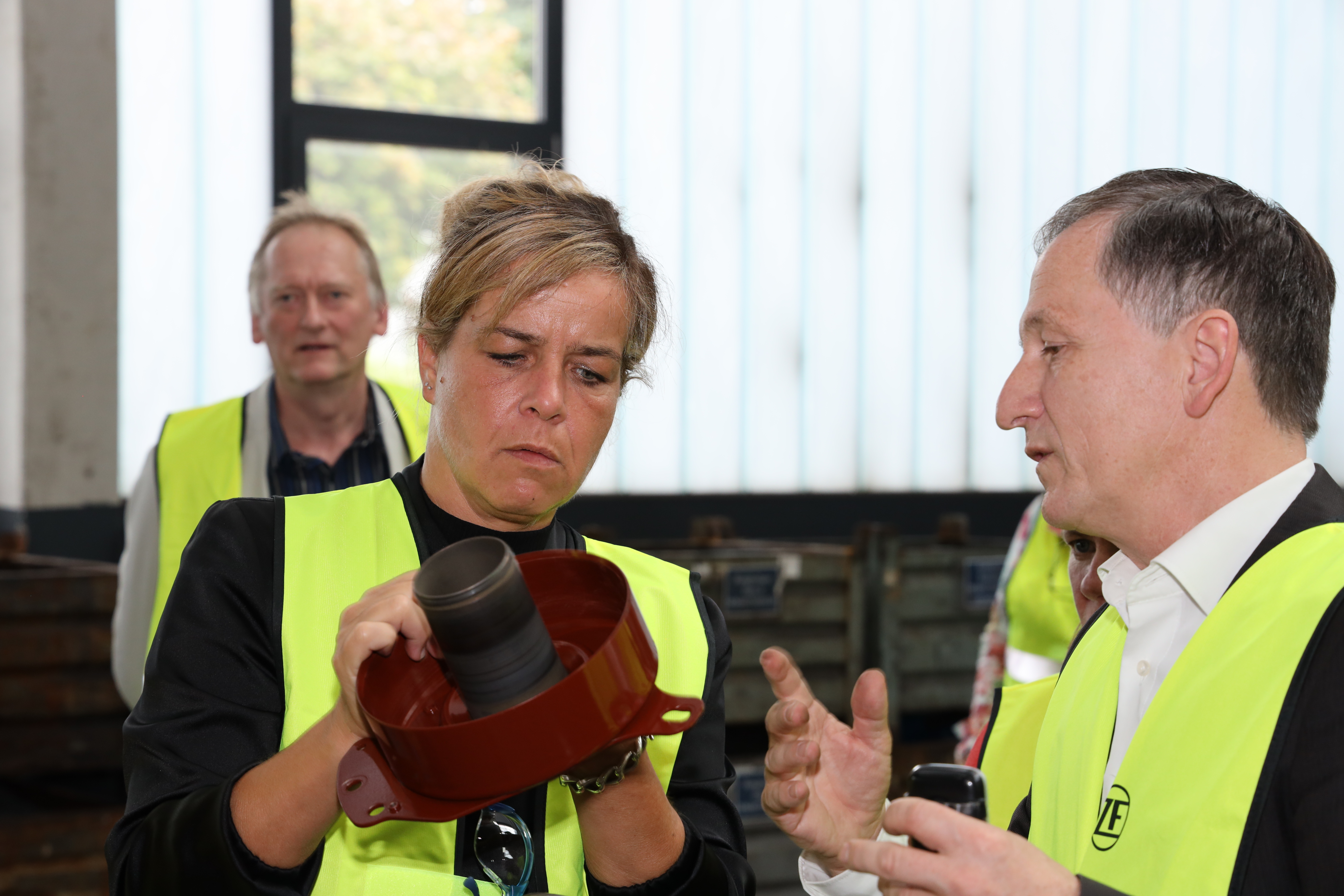 ZF-Besuch Ministerin Frau Neubaur