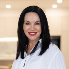 HIlary SAxton Property MAstermind